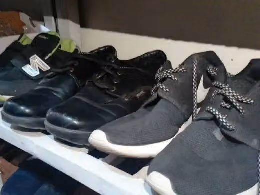 Masjid Free Shoes Store