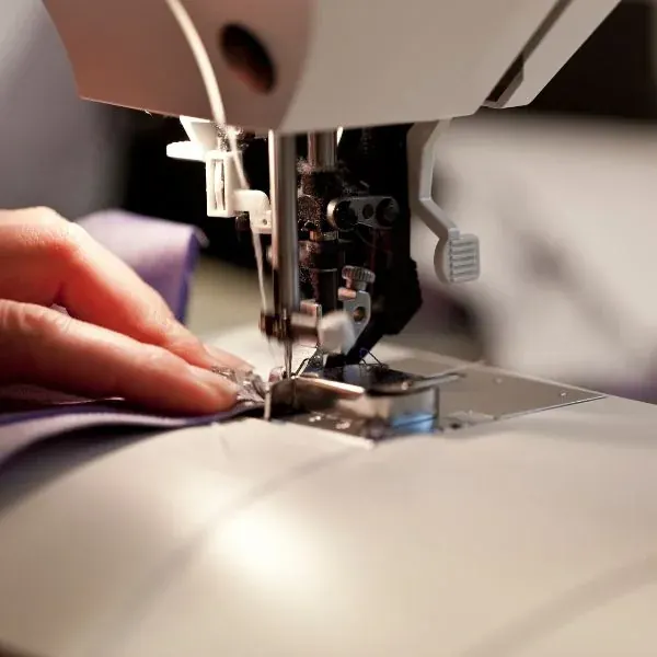 Tailoring and clothing repair service