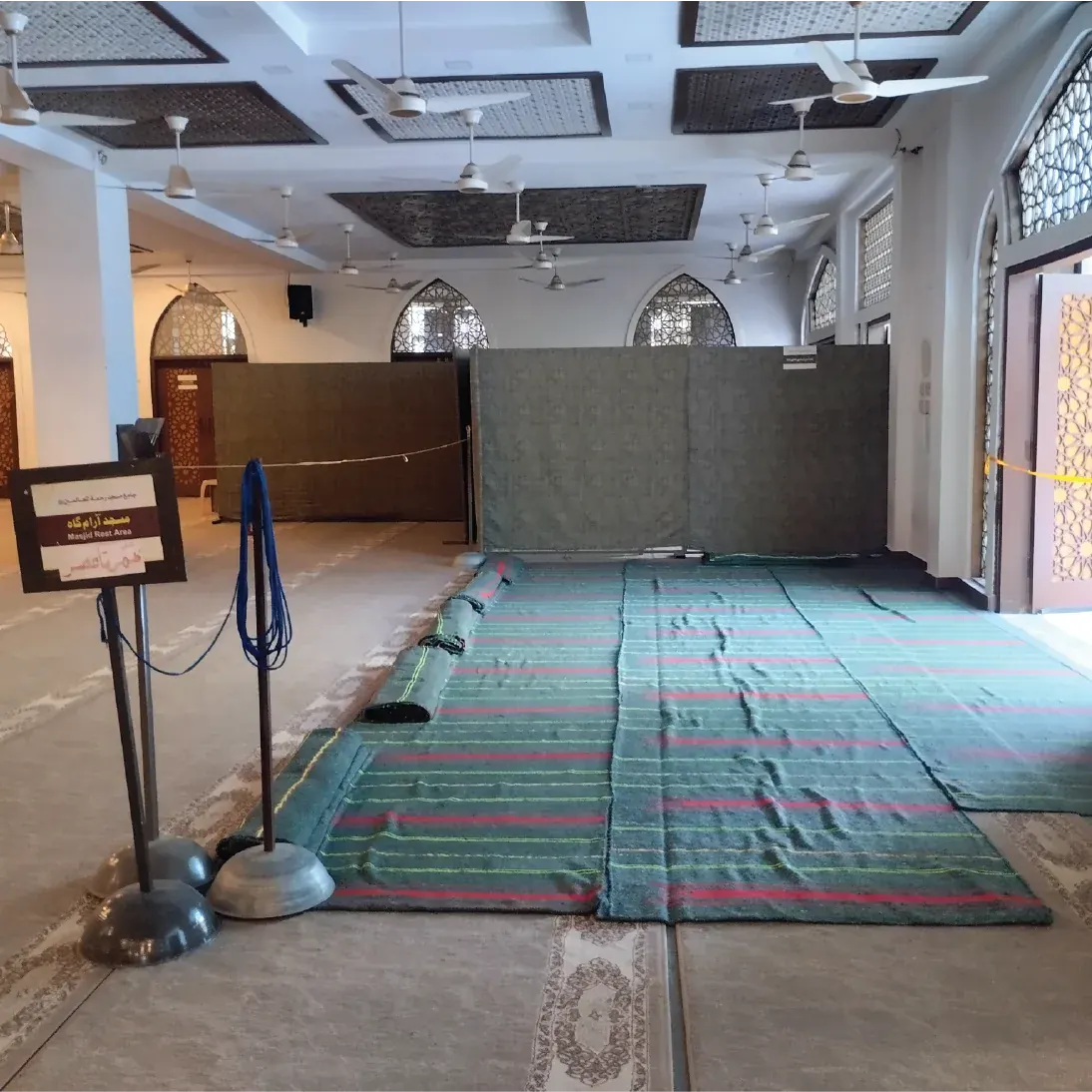 Masjid Araam Gah rest area